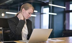 neck-always-uncomfortable